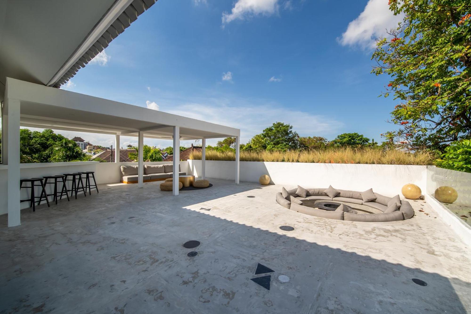 Villa Giraffe Seminyak, 4br Short Walk To Potato Head *