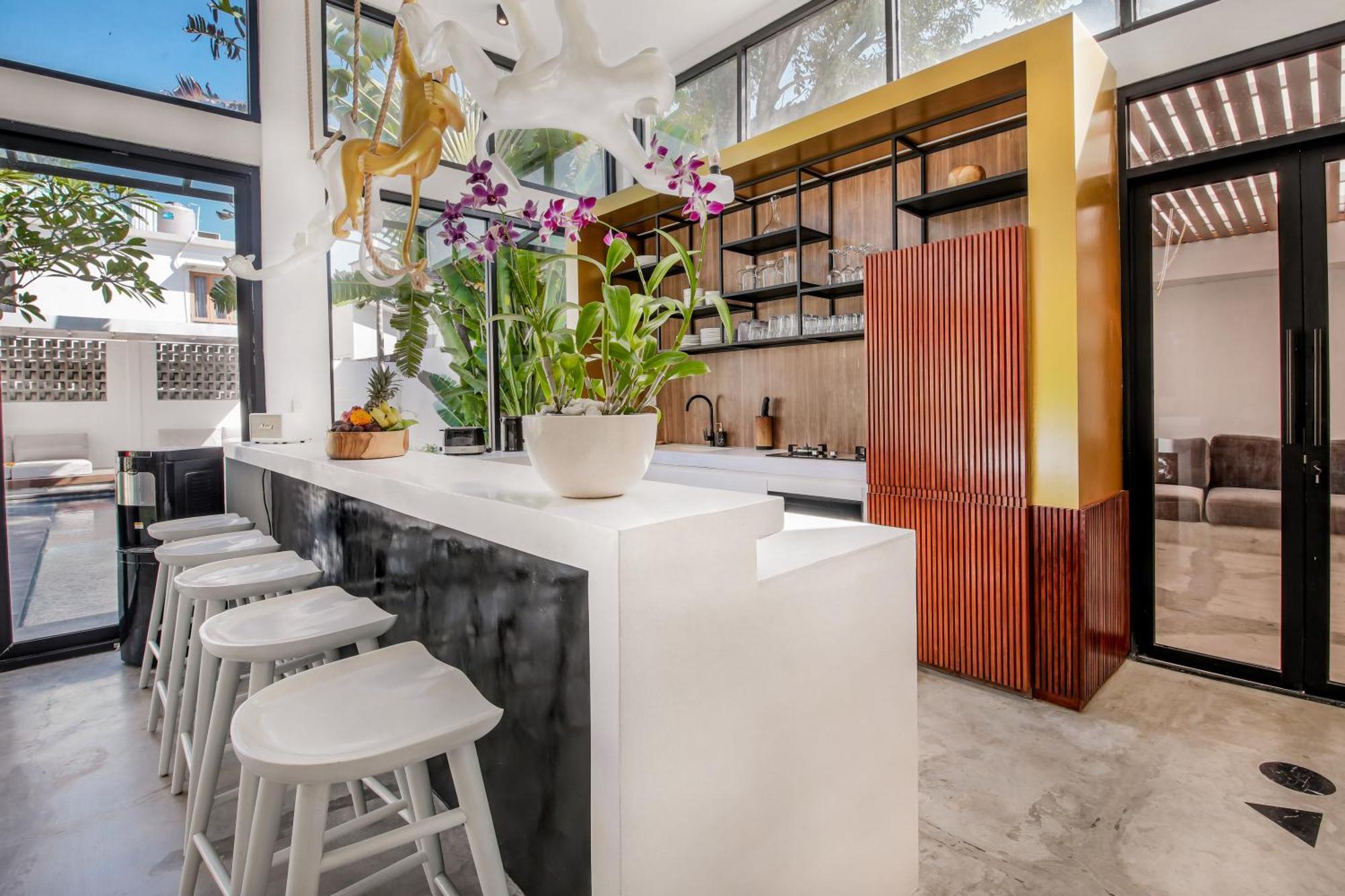 Villa Giraffe Seminyak, 4br Short Walk To Potato Head Seminyak (Bali)