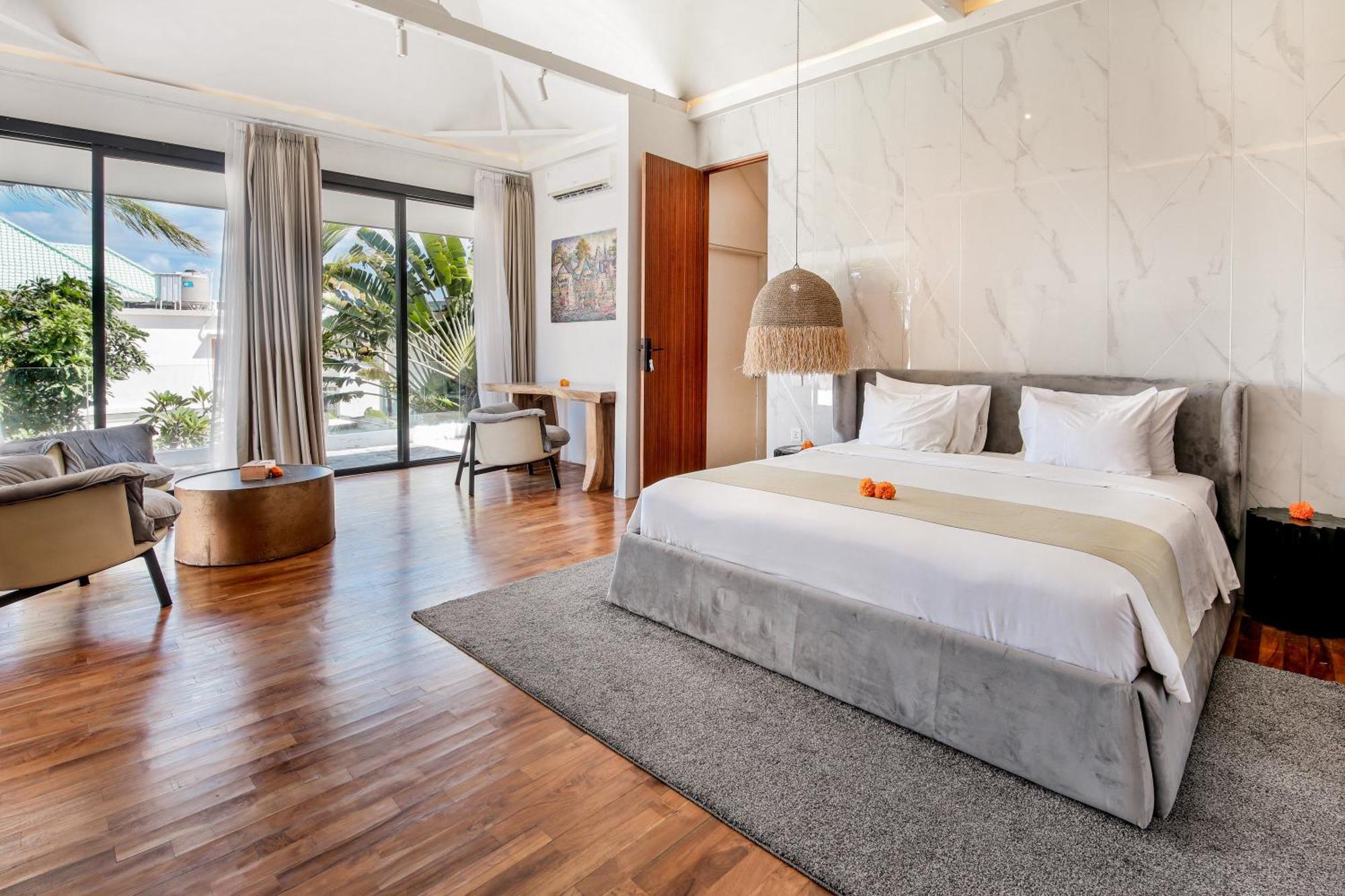 Giraffe Seminyak, 4br Short Walk To Potato Head Villa Seminyak (Bali)
