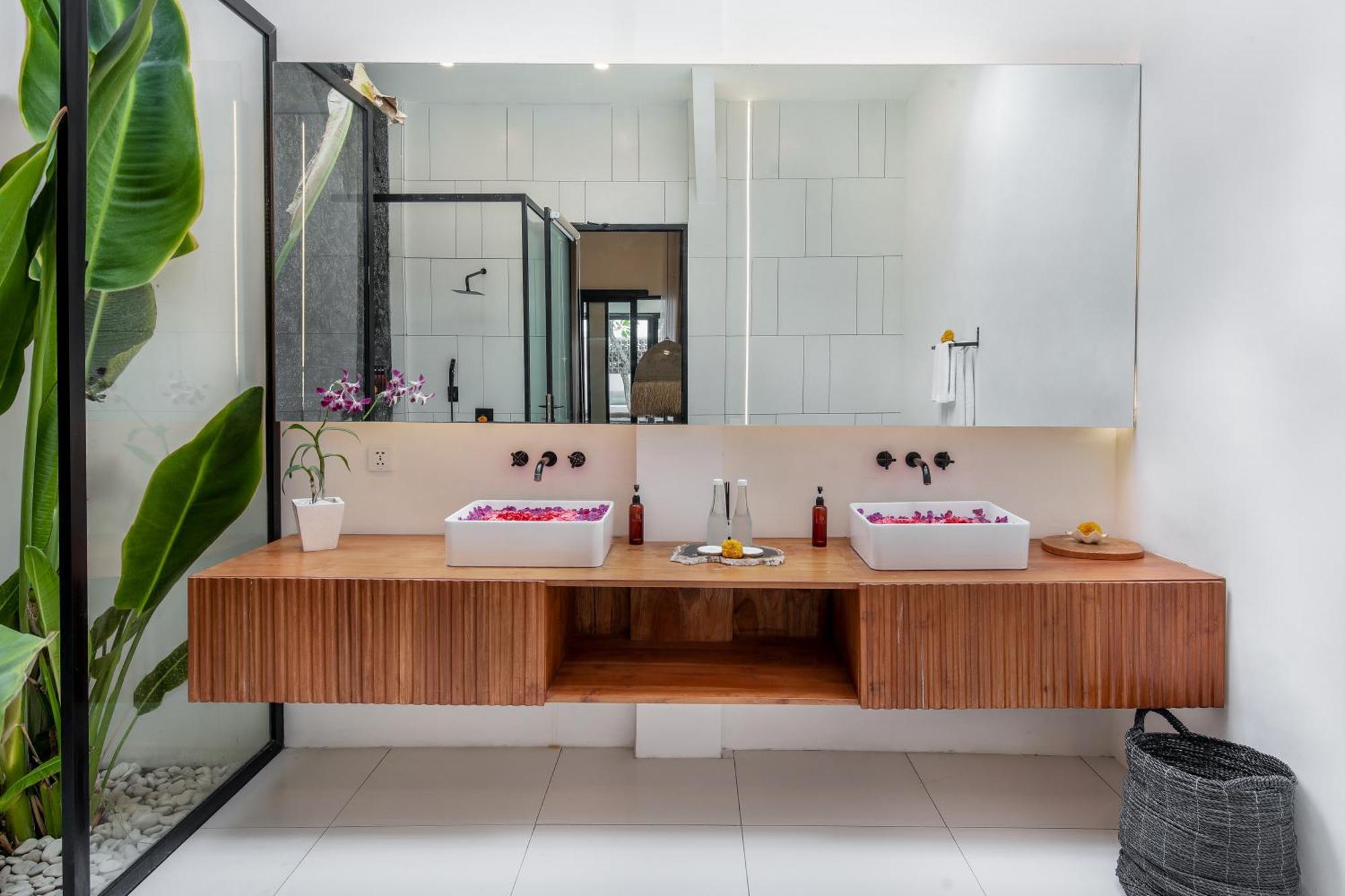 Giraffe Seminyak, 4br Short Walk To Potato Head Seminyak (Bali)