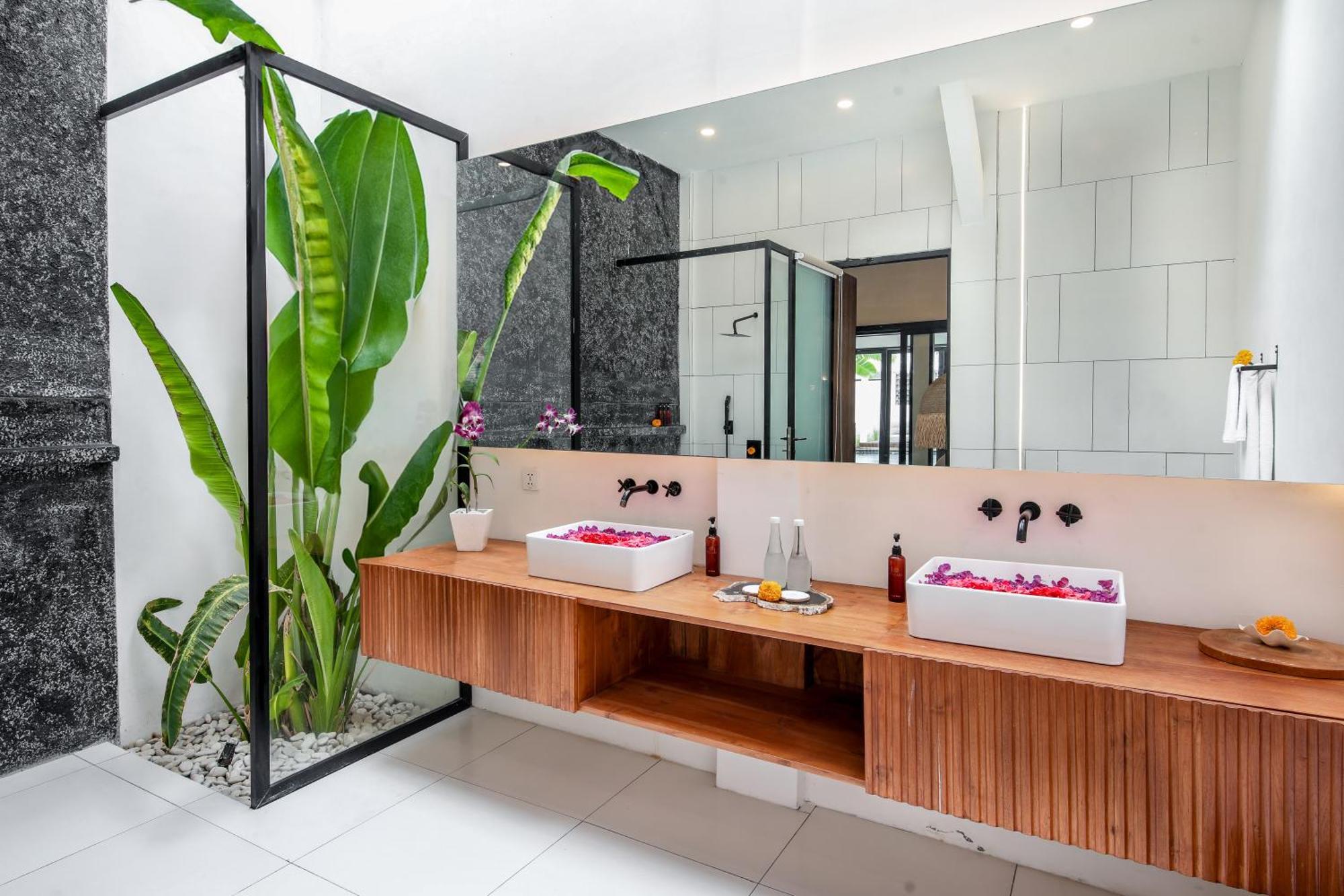 Giraffe Seminyak, 4br Short Walk To Potato Head *