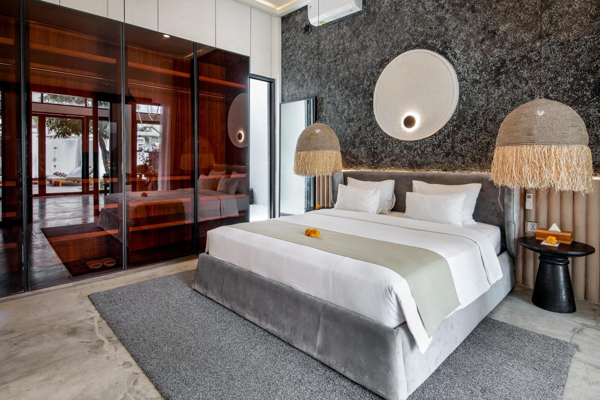 Villa Giraffe Seminyak, 4br Short Walk To Potato Head Seminyak (Bali)