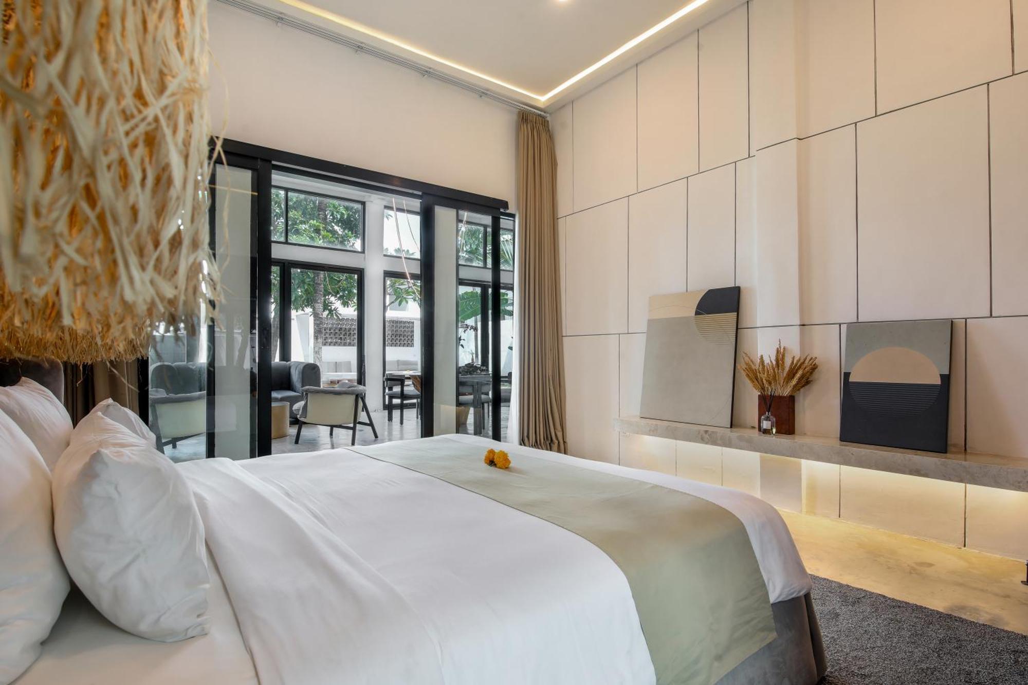 Giraffe Seminyak, 4br Short Walk To Potato Head *