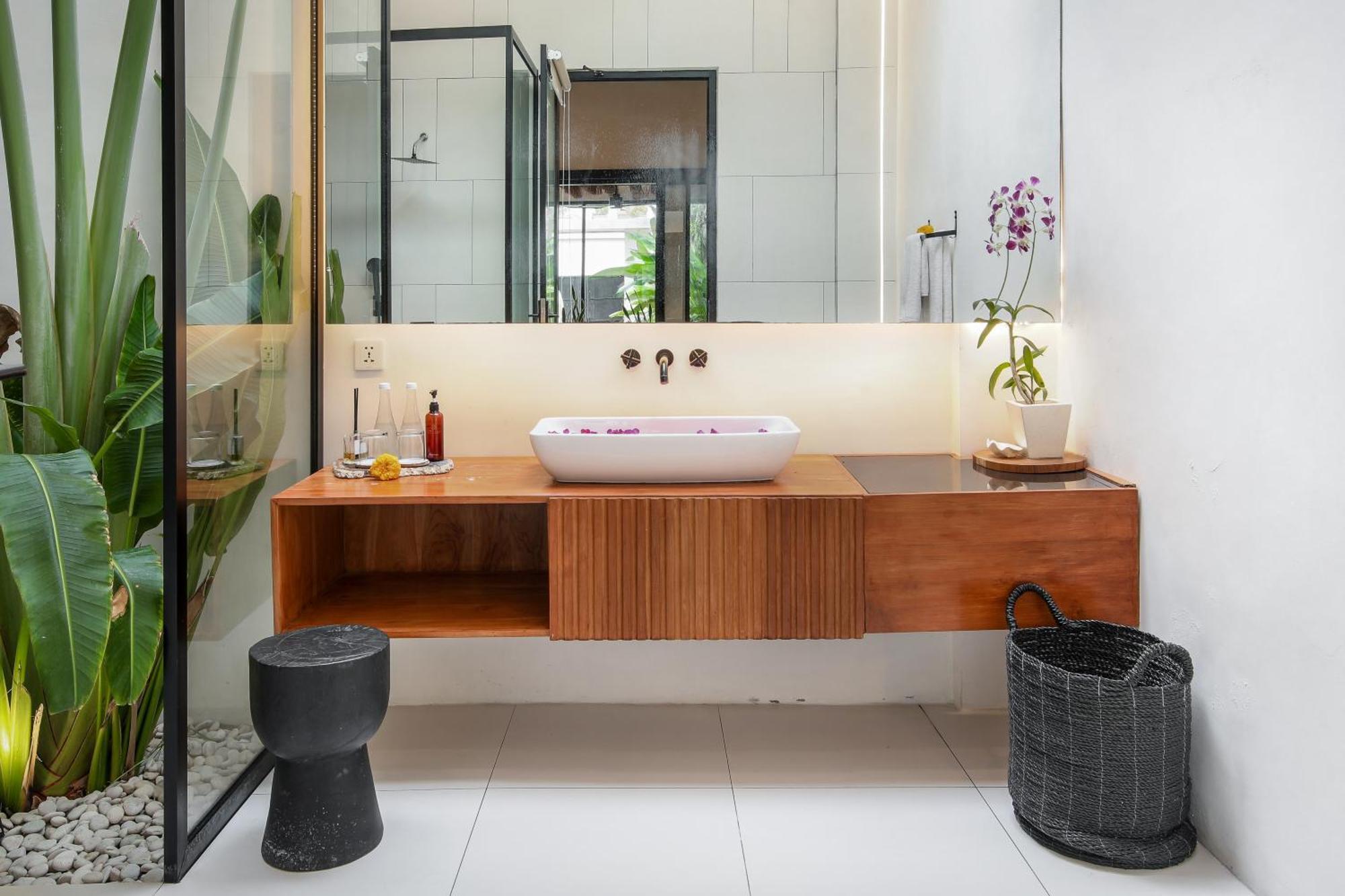 Giraffe Seminyak, 4br Short Walk To Potato Head Villa *