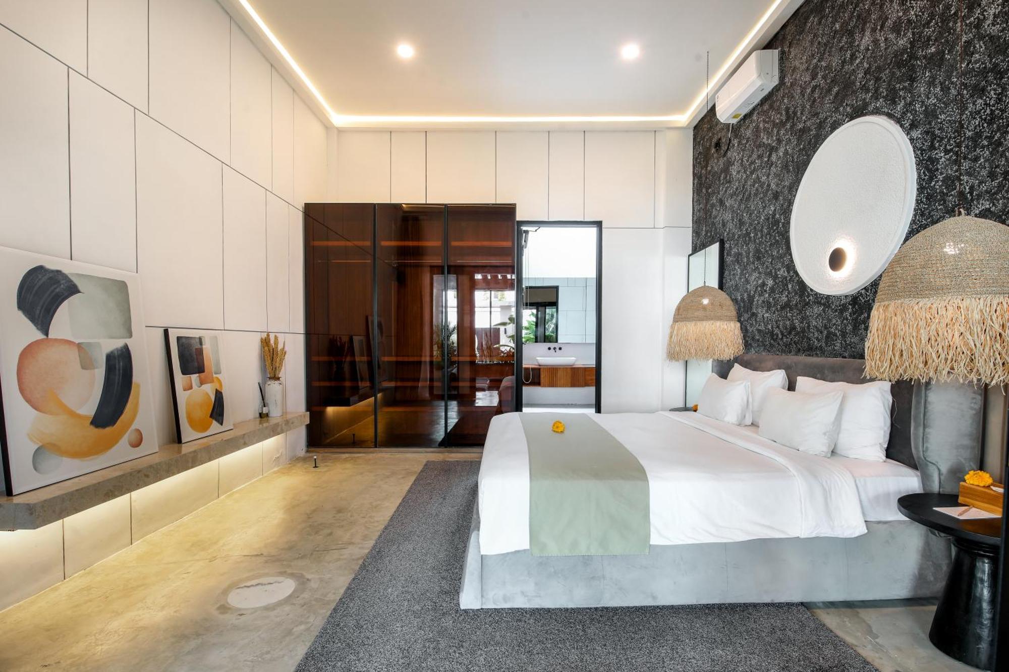 Giraffe Seminyak, 4br Short Walk To Potato Head Villa *