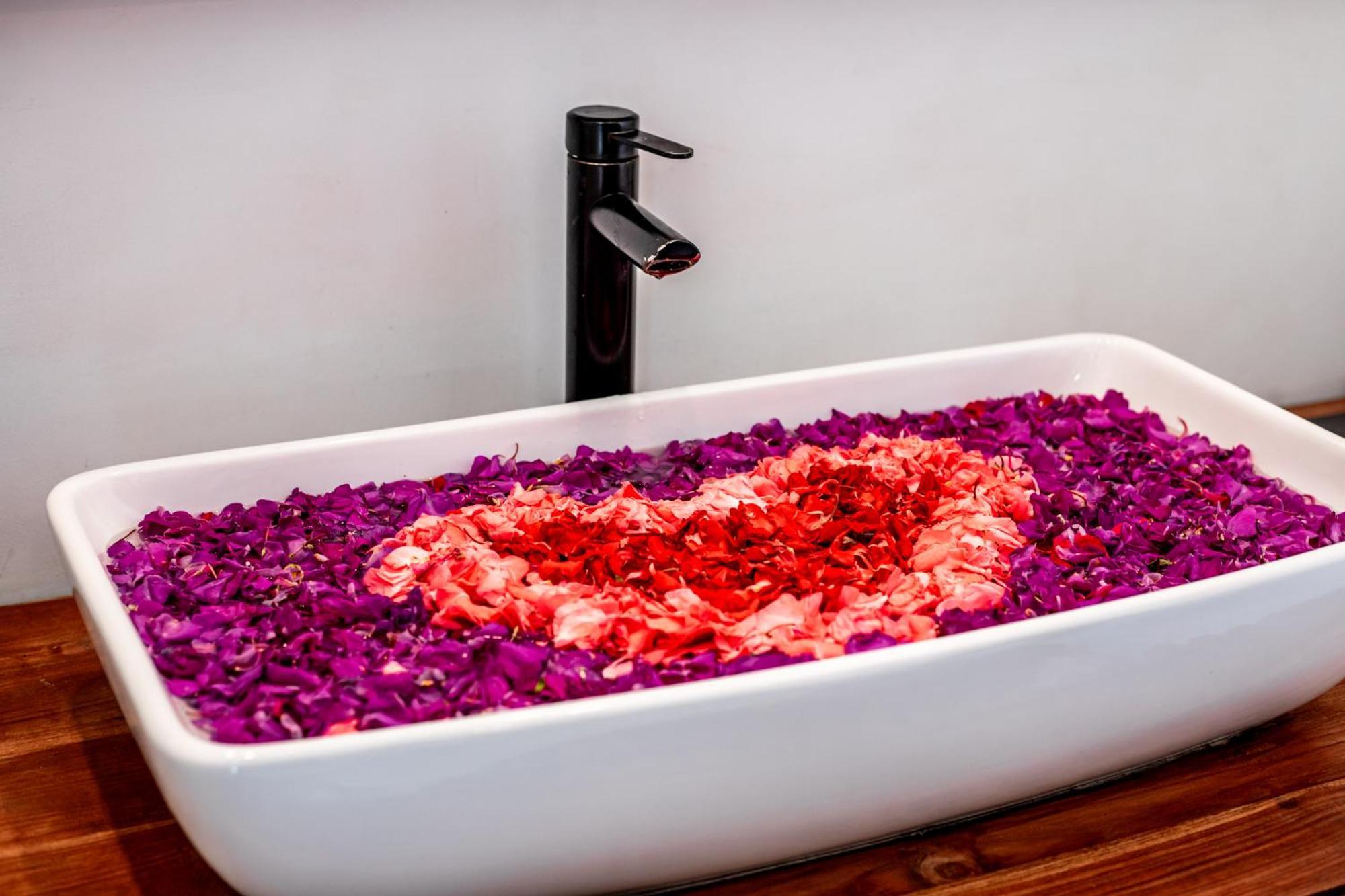 Giraffe Seminyak, 4br Short Walk To Potato Head Seminyak (Bali)