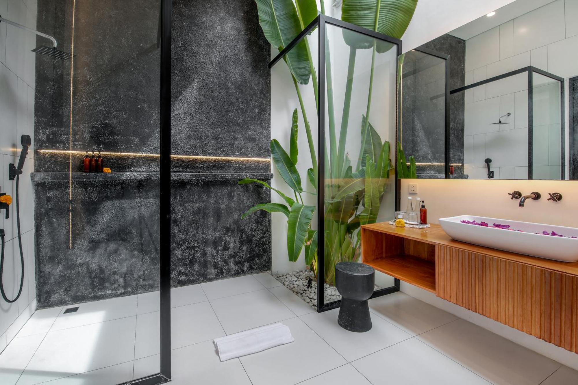 Giraffe Seminyak, 4br Short Walk To Potato Head Villa Seminyak (Bali)