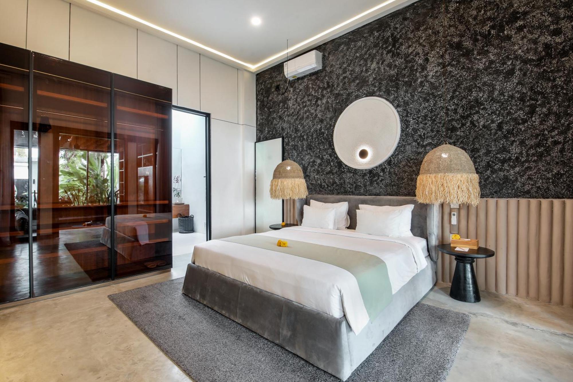 Giraffe Seminyak, 4br Short Walk To Potato Head
