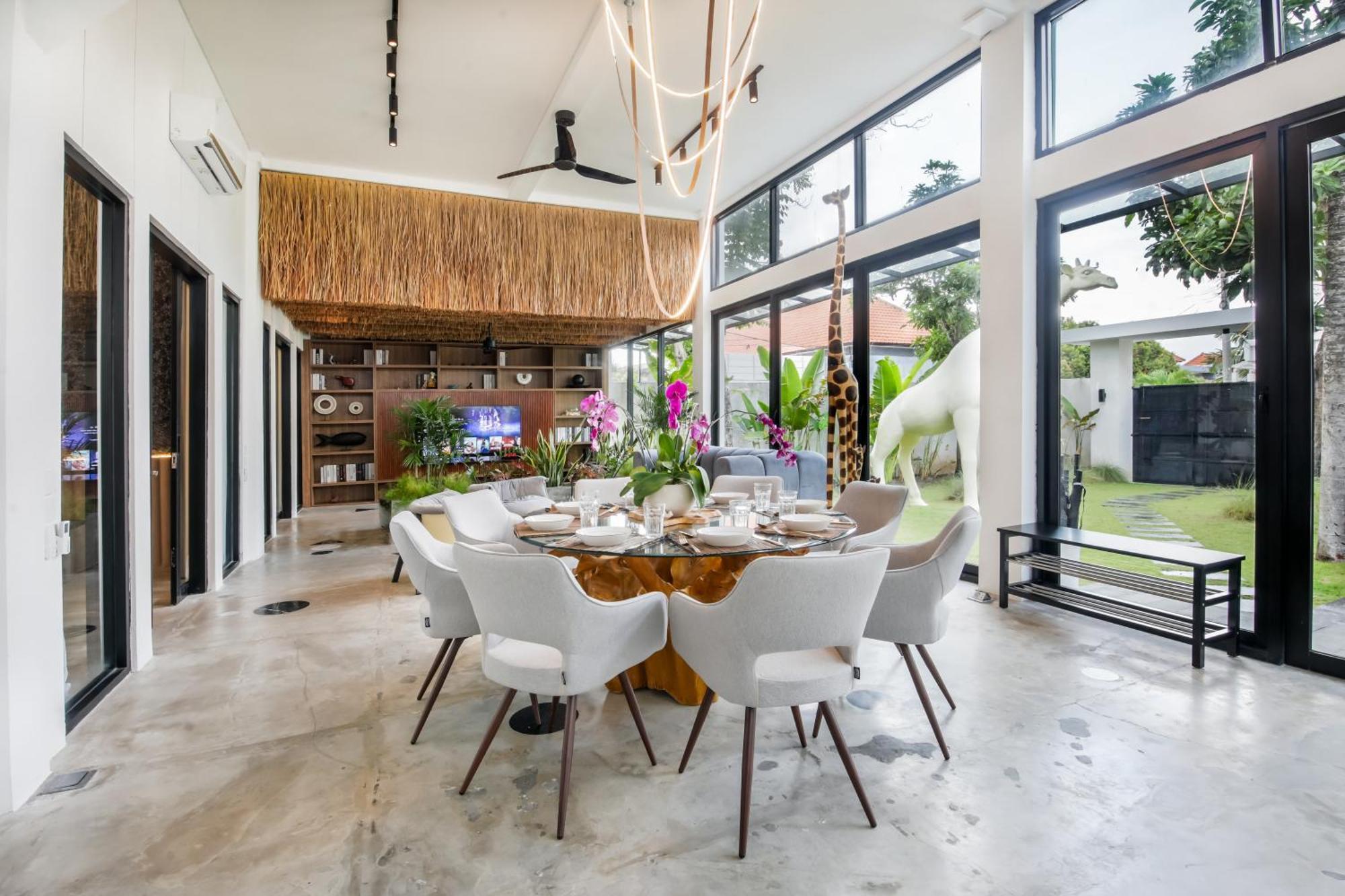 Giraffe Seminyak, 4br Short Walk To Potato Head *
