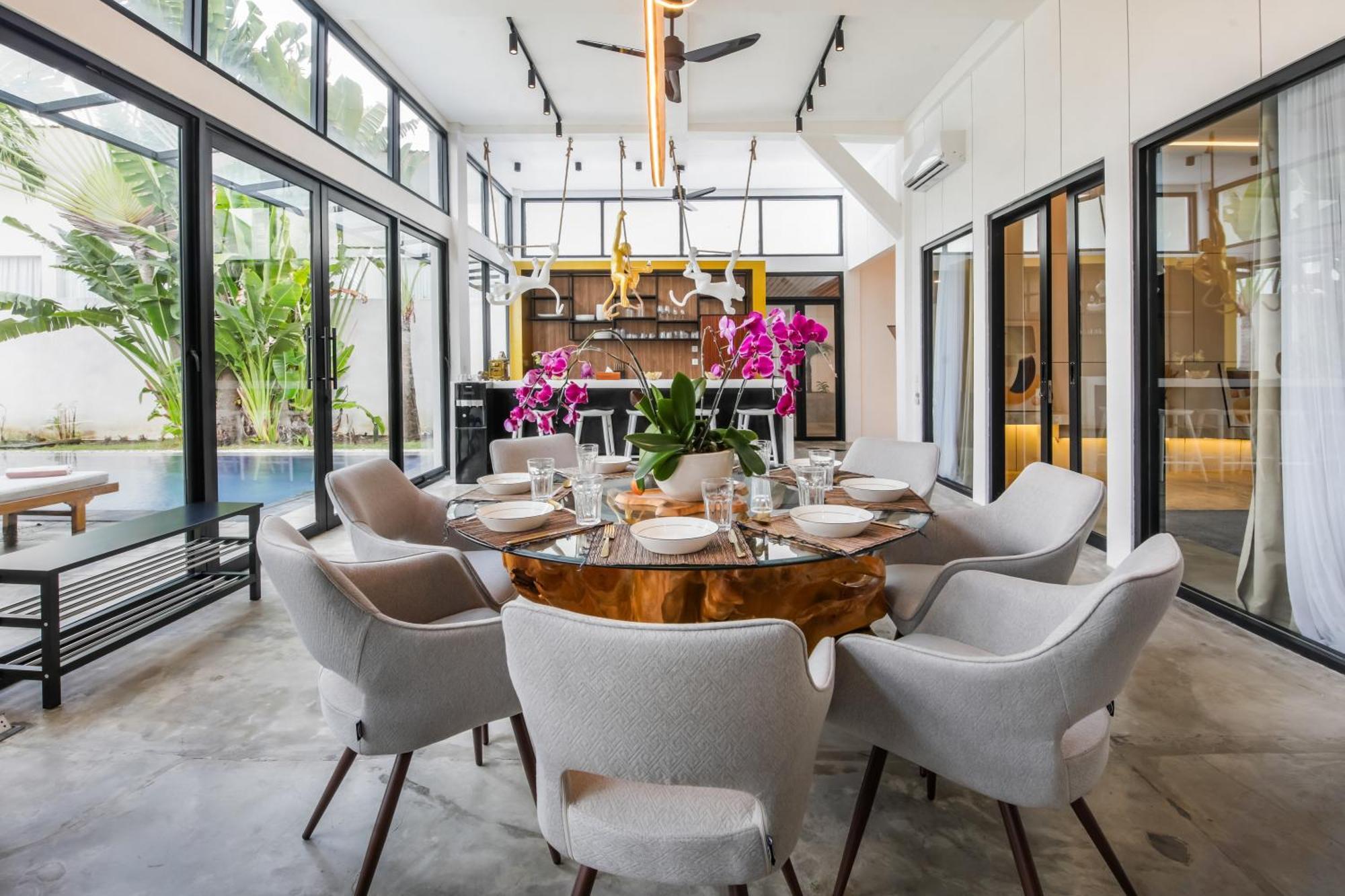 Villa Giraffe Seminyak, 4br Short Walk To Potato Head Seminyak (Bali)